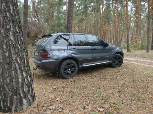 Серый БМВ Х5, объемом двигателя 3 л и пробегом 316 тыс. км за 5500 $, фото 2 на Automoto.ua