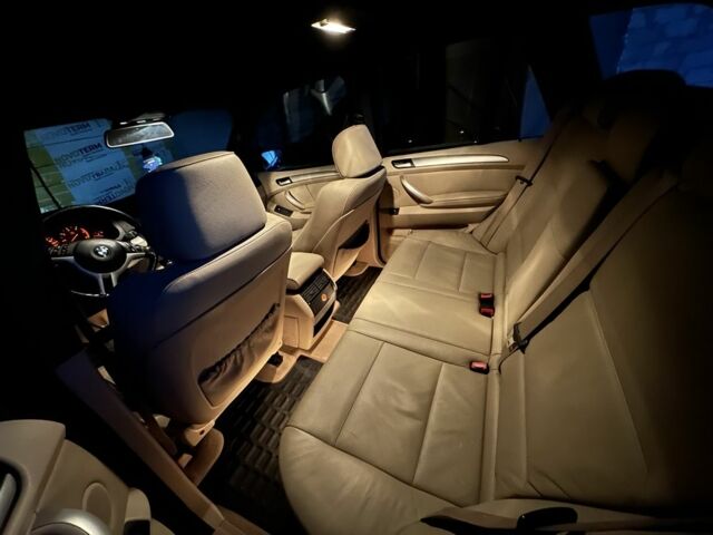 Серый БМВ Х5, объемом двигателя 3 л и пробегом 380 тыс. км за 5900 $, фото 17 на Automoto.ua