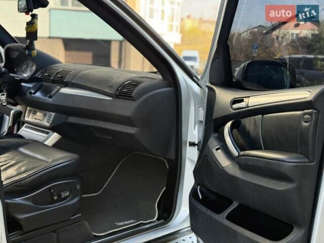 Серый БМВ Х5, объемом двигателя 4.6 л и пробегом 240 тыс. км за 6700 $, фото 32 на Automoto.ua