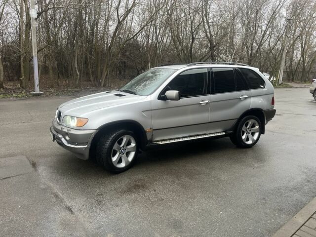 Серый БМВ Х5, объемом двигателя 3 л и пробегом 272 тыс. км за 5700 $, фото 2 на Automoto.ua