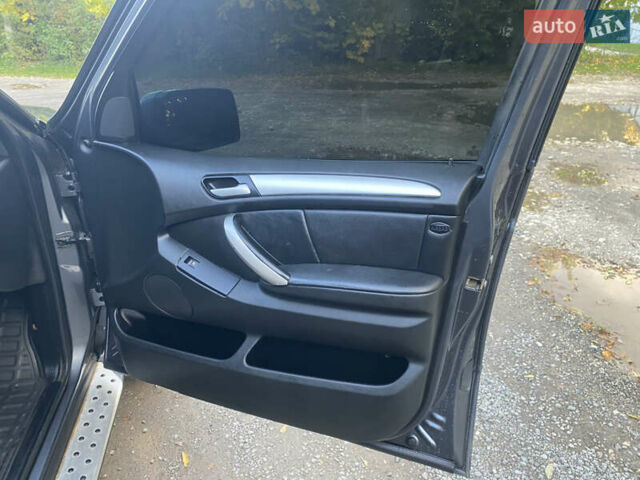 Серый БМВ Х5, объемом двигателя 2.98 л и пробегом 300 тыс. км за 8800 $, фото 13 на Automoto.ua