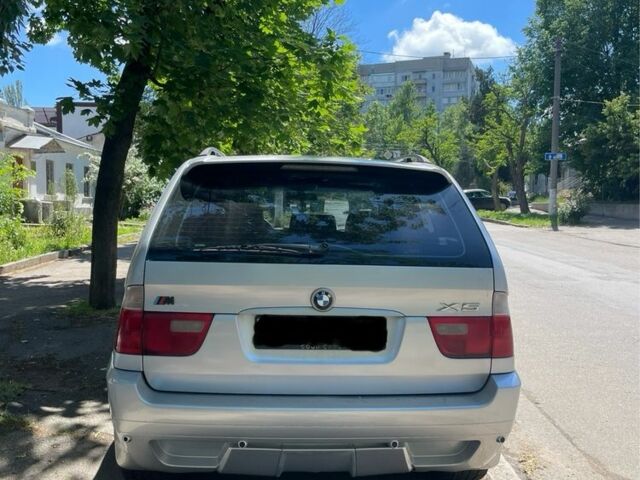 Серый БМВ Х5, объемом двигателя 3 л и пробегом 350 тыс. км за 8000 $, фото 2 на Automoto.ua