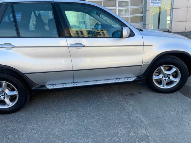 Серый БМВ Х5, объемом двигателя 3 л и пробегом 380 тыс. км за 7950 $, фото 4 на Automoto.ua