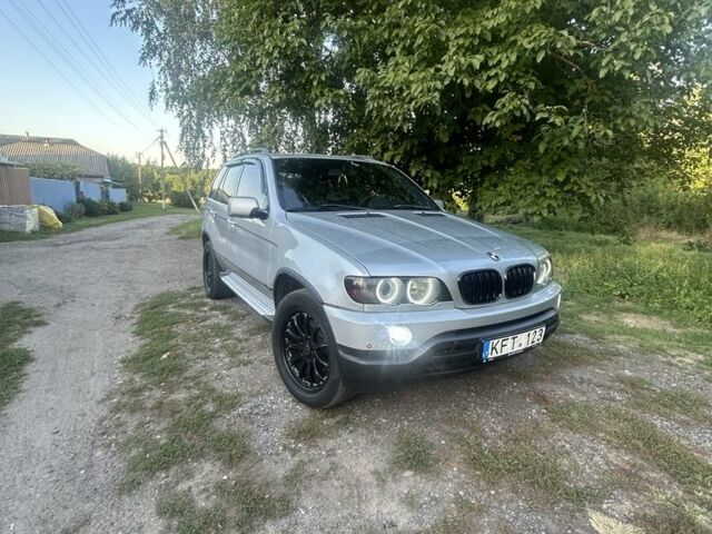 Серый БМВ Х5, объемом двигателя 3 л и пробегом 305 тыс. км за 3499 $, фото 1 на Automoto.ua
