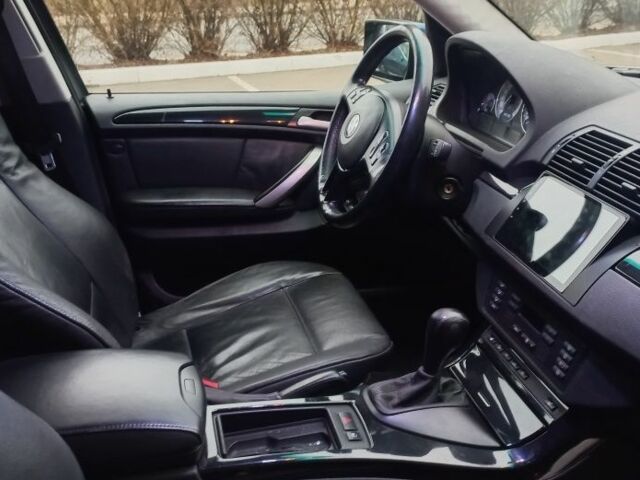 Серый БМВ Х5, объемом двигателя 3 л и пробегом 349 тыс. км за 4500 $, фото 6 на Automoto.ua