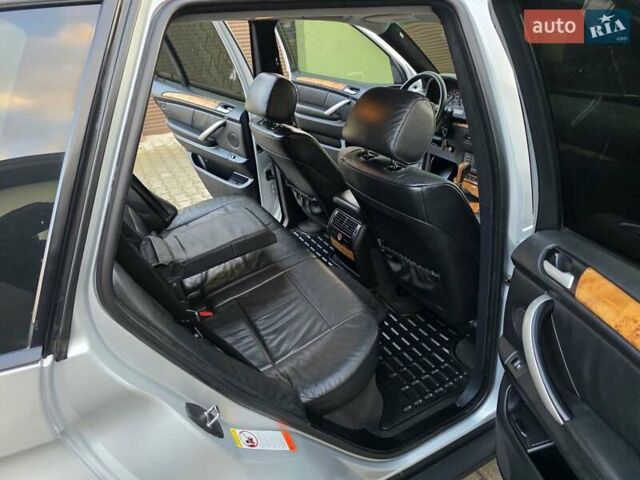 Серый БМВ Х5, объемом двигателя 3 л и пробегом 295 тыс. км за 7999 $, фото 105 на Automoto.ua