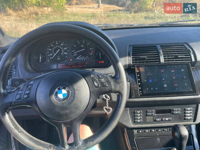 Серый БМВ Х5, объемом двигателя 3 л и пробегом 320 тыс. км за 4500 $, фото 8 на Automoto.ua