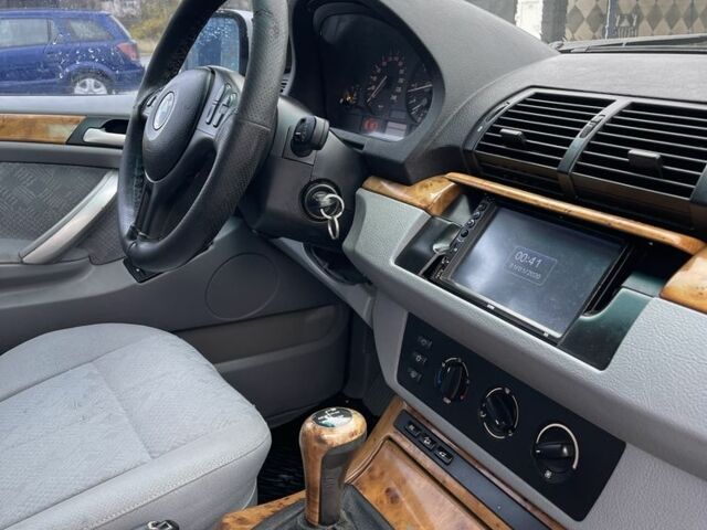 Серый БМВ Х5, объемом двигателя 3 л и пробегом 287 тыс. км за 4100 $, фото 12 на Automoto.ua