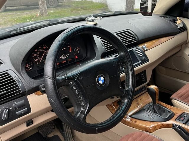Серый БМВ Х5, объемом двигателя 3 л и пробегом 270 тыс. км за 7300 $, фото 6 на Automoto.ua