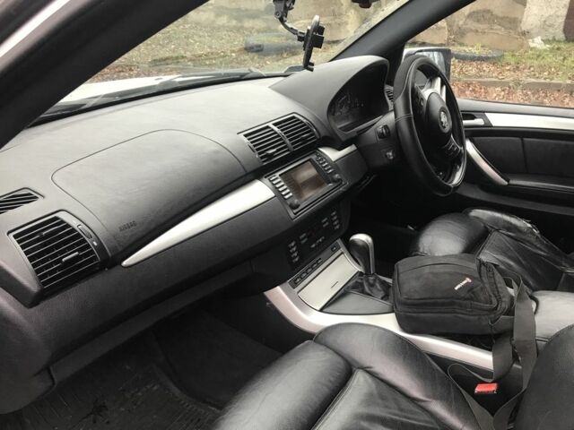 Серый БМВ Х5, объемом двигателя 3 л и пробегом 225 тыс. км за 3700 $, фото 10 на Automoto.ua