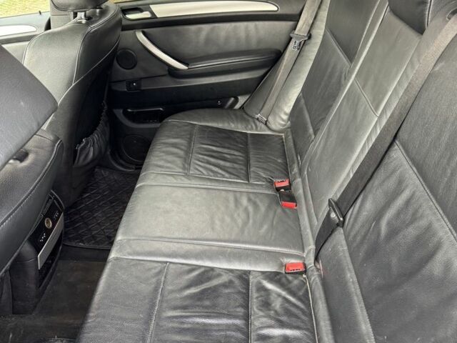 Сірий БМВ Х5, об'ємом двигуна 3 л та пробігом 400 тис. км за 5600 $, фото 15 на Automoto.ua