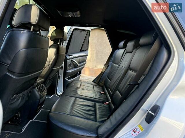 Серый БМВ Х5, объемом двигателя 4.6 л и пробегом 240 тыс. км за 6700 $, фото 36 на Automoto.ua