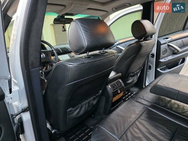 Серый БМВ Х5, объемом двигателя 3 л и пробегом 295 тыс. км за 7999 $, фото 97 на Automoto.ua