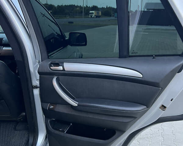 Серый БМВ Х5, объемом двигателя 3 л и пробегом 396 тыс. км за 11200 $, фото 15 на Automoto.ua