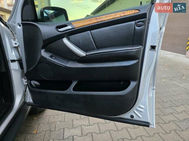 Серый БМВ Х5, объемом двигателя 3 л и пробегом 295 тыс. км за 7999 $, фото 90 на Automoto.ua