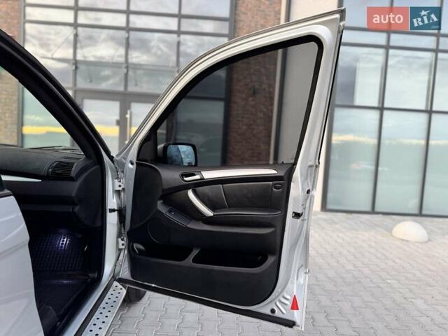 Сірий БМВ Х5, об'ємом двигуна 3 л та пробігом 350 тис. км за 9300 $, фото 39 на Automoto.ua
