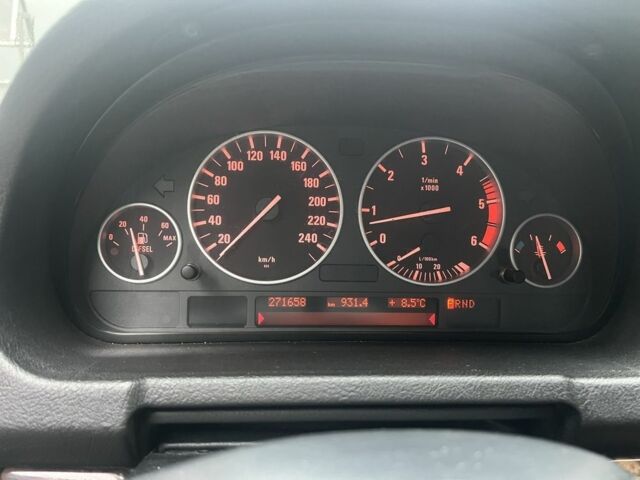 Серый БМВ Х5, объемом двигателя 3 л и пробегом 272 тыс. км за 5700 $, фото 16 на Automoto.ua