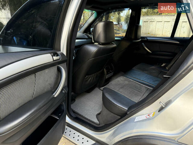 Сірий БМВ Х5, об'ємом двигуна 4.62 л та пробігом 248 тис. км за 11000 $, фото 7 на Automoto.ua