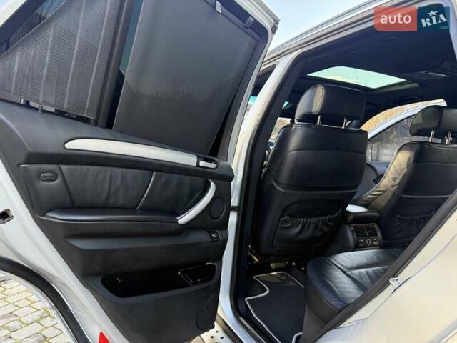 Серый БМВ Х5, объемом двигателя 4.6 л и пробегом 240 тыс. км за 6700 $, фото 39 на Automoto.ua