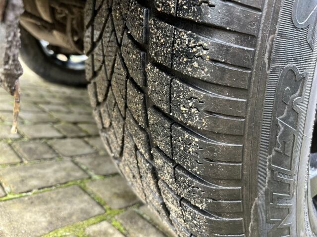 Серый БМВ Х5, объемом двигателя 3 л и пробегом 200 тыс. км за 3400 $, фото 12 на Automoto.ua