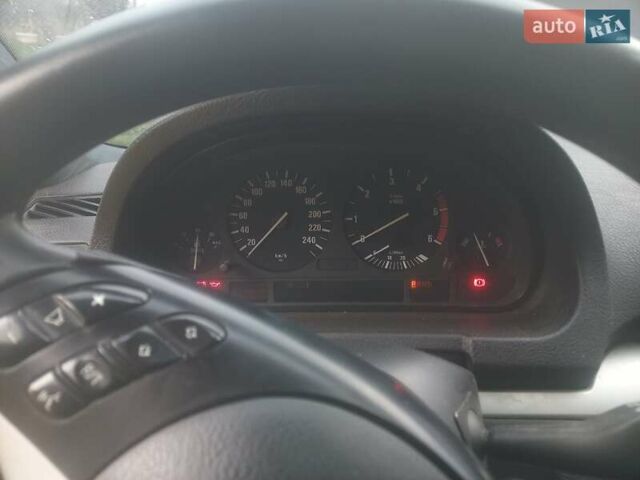 Серый БМВ Х5, объемом двигателя 3 л и пробегом 340 тыс. км за 5000 $, фото 10 на Automoto.ua