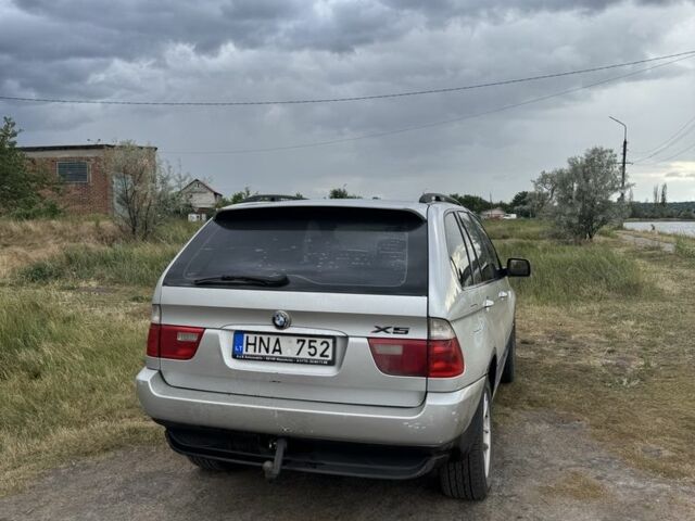 Серый БМВ Х5, объемом двигателя 3 л и пробегом 340 тыс. км за 5200 $, фото 3 на Automoto.ua