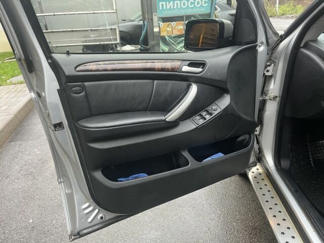Серый БМВ Х5, объемом двигателя 3 л и пробегом 272 тыс. км за 5700 $, фото 13 на Automoto.ua
