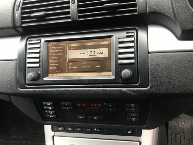 Серый БМВ Х5, объемом двигателя 3 л и пробегом 225 тыс. км за 3700 $, фото 6 на Automoto.ua