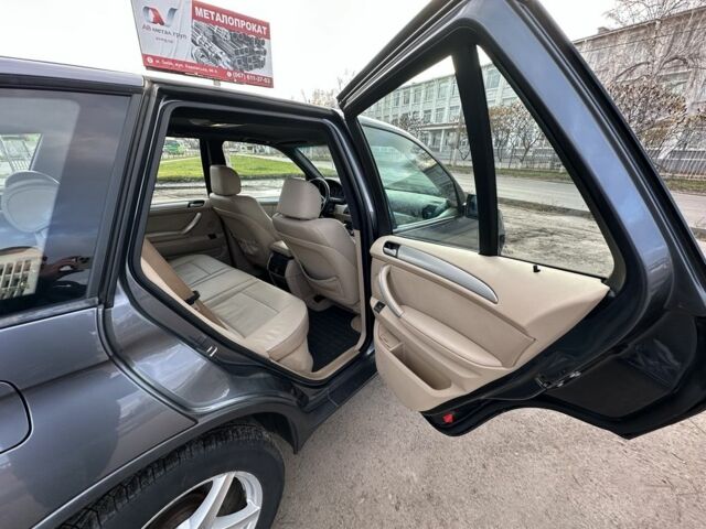 Серый БМВ Х5, объемом двигателя 3 л и пробегом 380 тыс. км за 5900 $, фото 14 на Automoto.ua