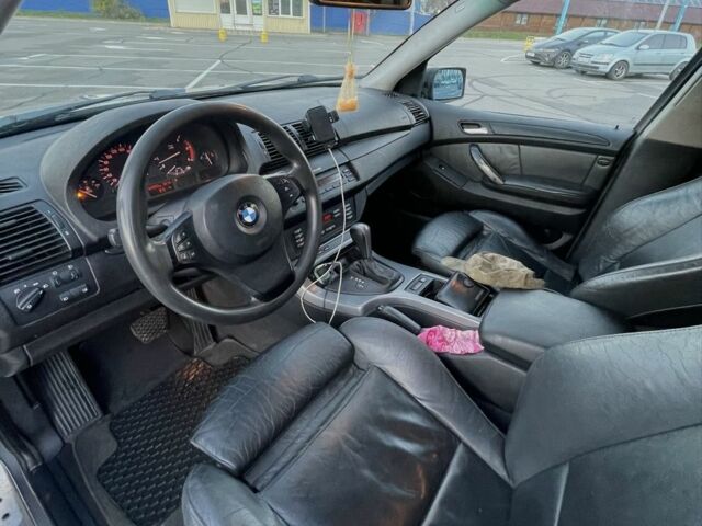 Серый БМВ Х5, объемом двигателя 3 л и пробегом 319 тыс. км за 5500 $, фото 4 на Automoto.ua