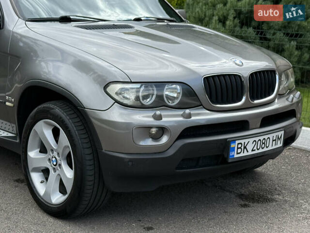 Серый БМВ Х5, объемом двигателя 3 л и пробегом 490 тыс. км за 11500 $, фото 14 на Automoto.ua