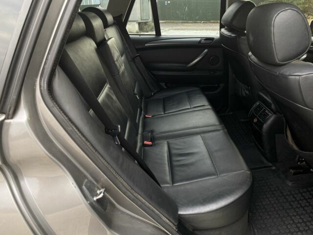 Серый БМВ Х5, объемом двигателя 3 л и пробегом 390 тыс. км за 7900 $, фото 18 на Automoto.ua