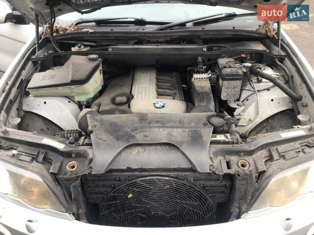 Серый БМВ Х5, объемом двигателя 3 л и пробегом 225 тыс. км за 3700 $, фото 1 на Automoto.ua