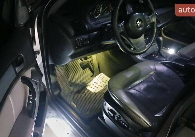 Сірий БМВ Х5, об'ємом двигуна 3 л та пробігом 260 тис. км за 12000 $, фото 5 на Automoto.ua