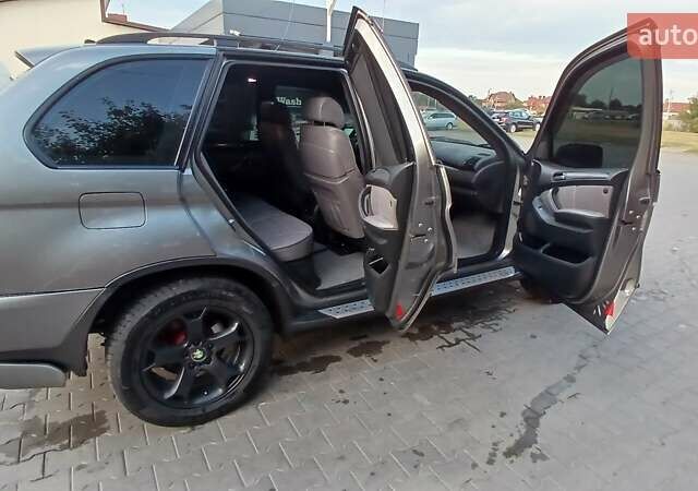 Сірий БМВ Х5, об'ємом двигуна 3 л та пробігом 260 тис. км за 12000 $, фото 32 на Automoto.ua