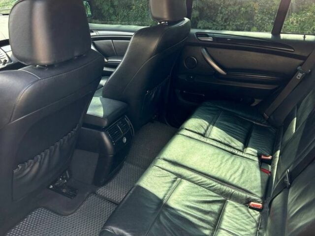 Серый БМВ Х5, объемом двигателя 3 л и пробегом 419 тыс. км за 9500 $, фото 5 на Automoto.ua