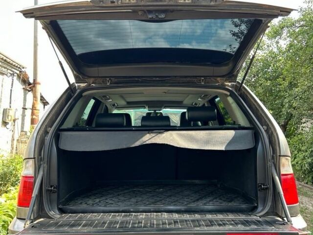 Серый БМВ Х5, объемом двигателя 3 л и пробегом 419 тыс. км за 9500 $, фото 8 на Automoto.ua