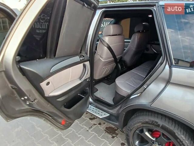Сірий БМВ Х5, об'ємом двигуна 3 л та пробігом 260 тис. км за 12000 $, фото 21 на Automoto.ua