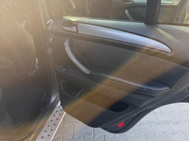 Сірий БМВ Х5, об'ємом двигуна 3 л та пробігом 305 тис. км за 4500 $, фото 21 на Automoto.ua