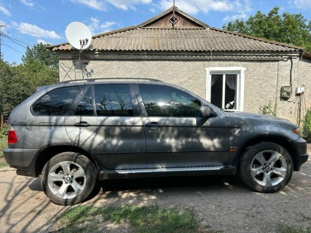 Серый БМВ Х5, объемом двигателя 3 л и пробегом 419 тыс. км за 9500 $, фото 7 на Automoto.ua