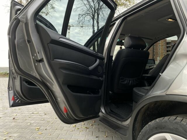 Серый БМВ Х5, объемом двигателя 3 л и пробегом 390 тыс. км за 7900 $, фото 17 на Automoto.ua