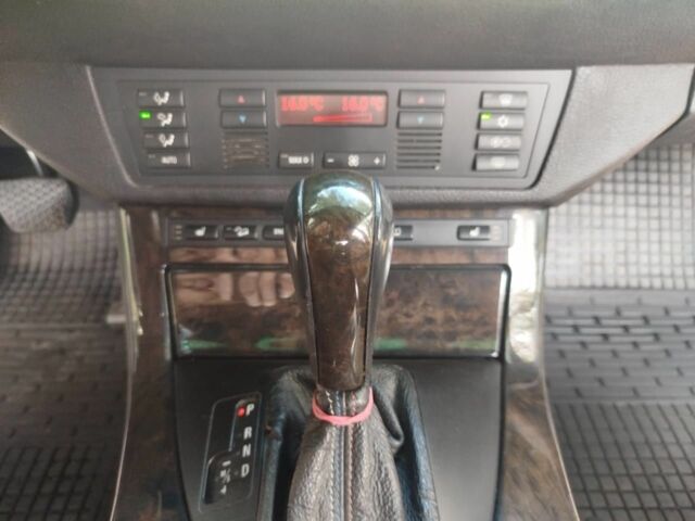 Серый БМВ Х5, объемом двигателя 3 л и пробегом 511 тыс. км за 10399 $, фото 10 на Automoto.ua