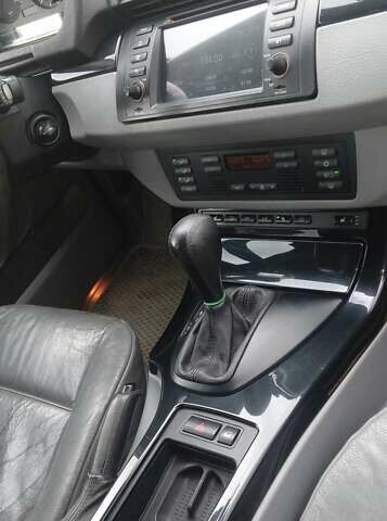 Серый БМВ Х5, объемом двигателя 2.99 л и пробегом 400 тыс. км за 9700 $, фото 6 на Automoto.ua