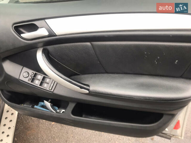 Серый БМВ Х5, объемом двигателя 3 л и пробегом 225 тыс. км за 3700 $, фото 3 на Automoto.ua