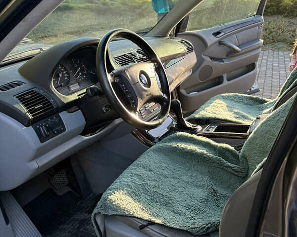 Сірий БМВ Х5, об'ємом двигуна 2.99 л та пробігом 348 тис. км за 9500 $, фото 7 на Automoto.ua