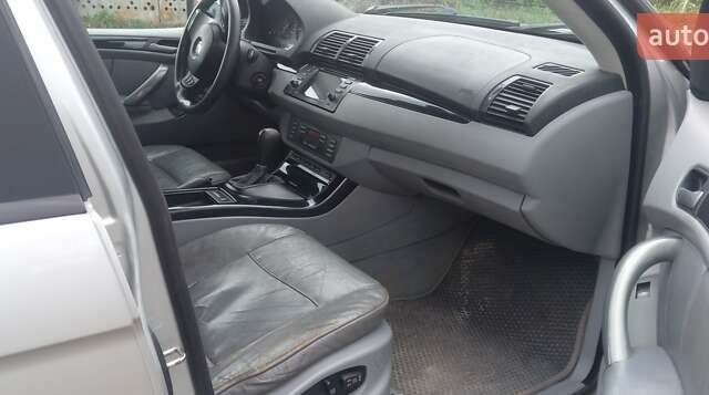 Серый БМВ Х5, объемом двигателя 2.99 л и пробегом 400 тыс. км за 9700 $, фото 7 на Automoto.ua