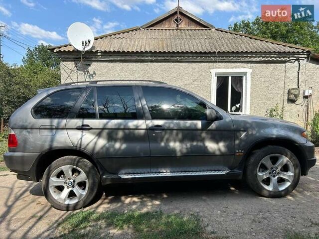 Серый БМВ Х5, объемом двигателя 3 л и пробегом 400 тыс. км за 11000 $, фото 8 на Automoto.ua