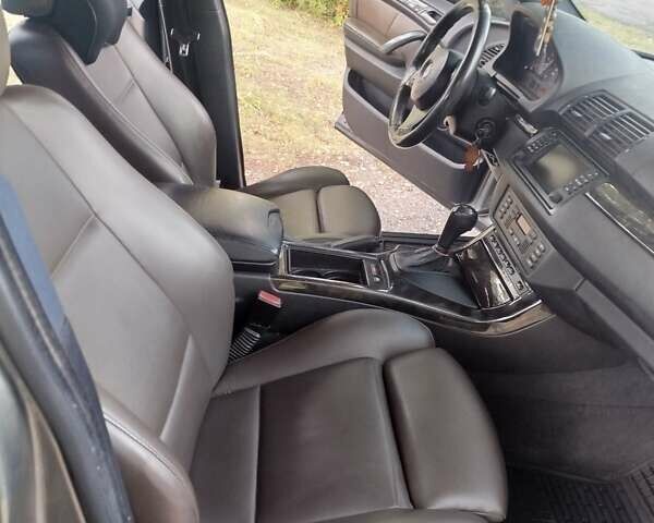 Серый БМВ Х5, объемом двигателя 3 л и пробегом 511 тыс. км за 10399 $, фото 24 на Automoto.ua