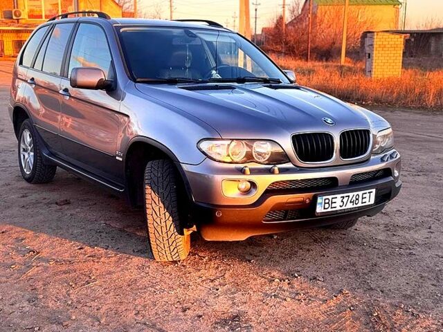 Серый БМВ Х5, объемом двигателя 3 л и пробегом 400 тыс. км за 10800 $, фото 1 на Automoto.ua