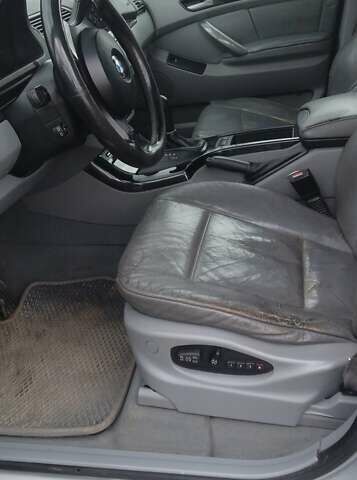 Серый БМВ Х5, объемом двигателя 2.99 л и пробегом 400 тыс. км за 9700 $, фото 17 на Automoto.ua